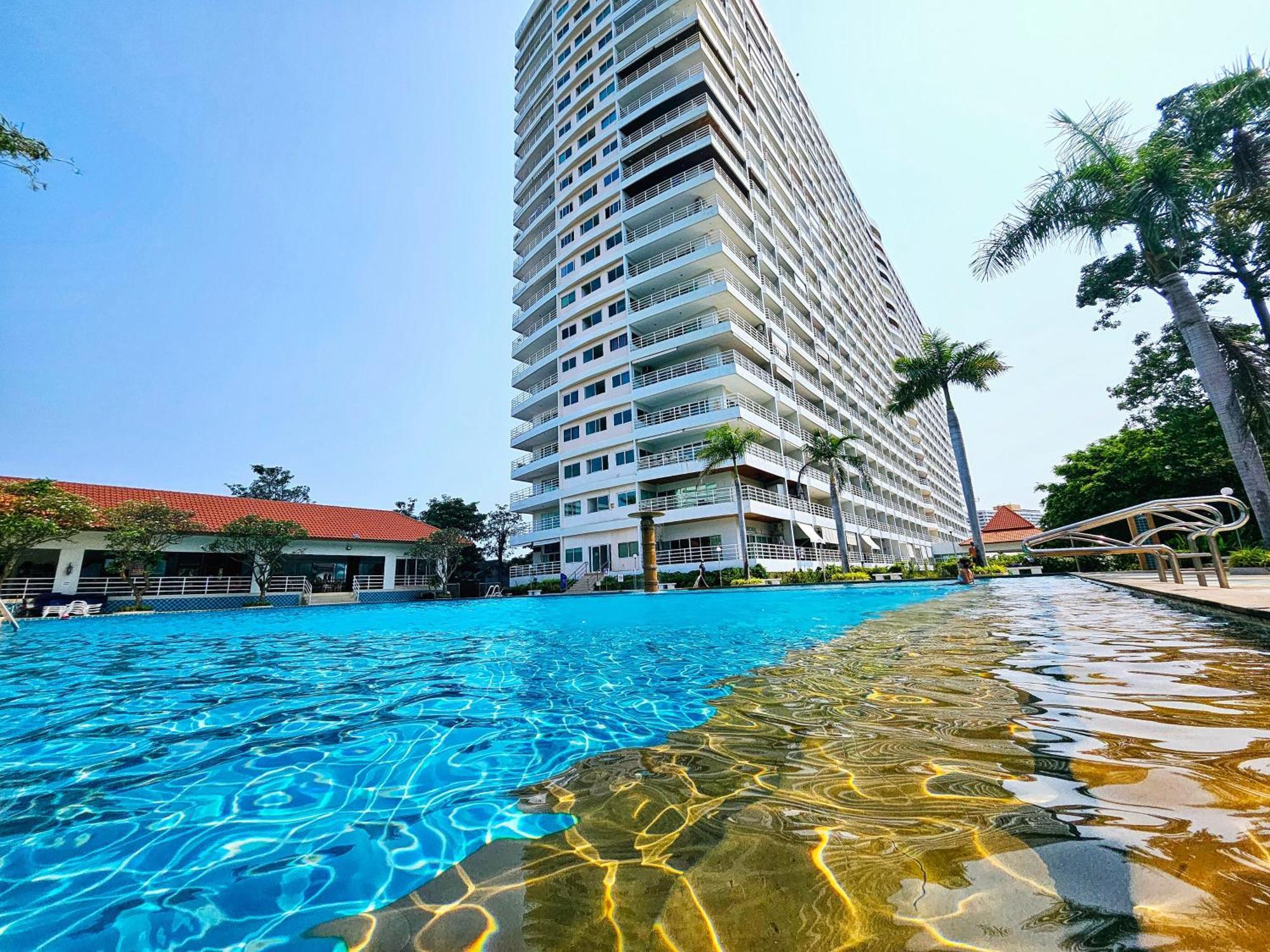 View Talay 5 Jomtien Beachfront Pattaya Dış mekan fotoğraf