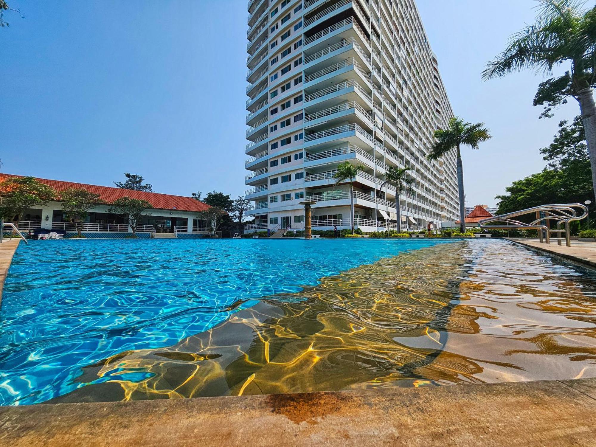 View Talay 5 Jomtien Beachfront Pattaya Dış mekan fotoğraf