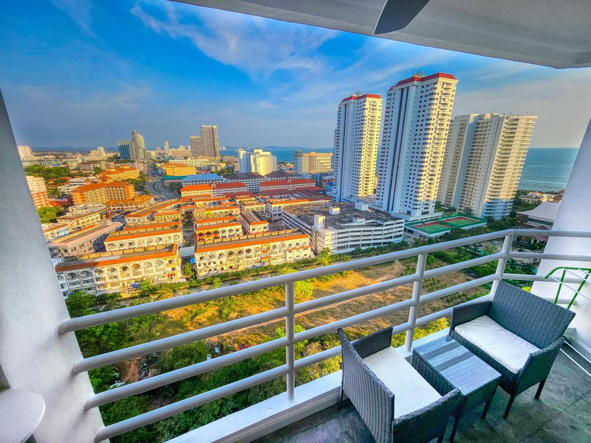 View Talay 5 Jomtien Beachfront Pattaya Dış mekan fotoğraf