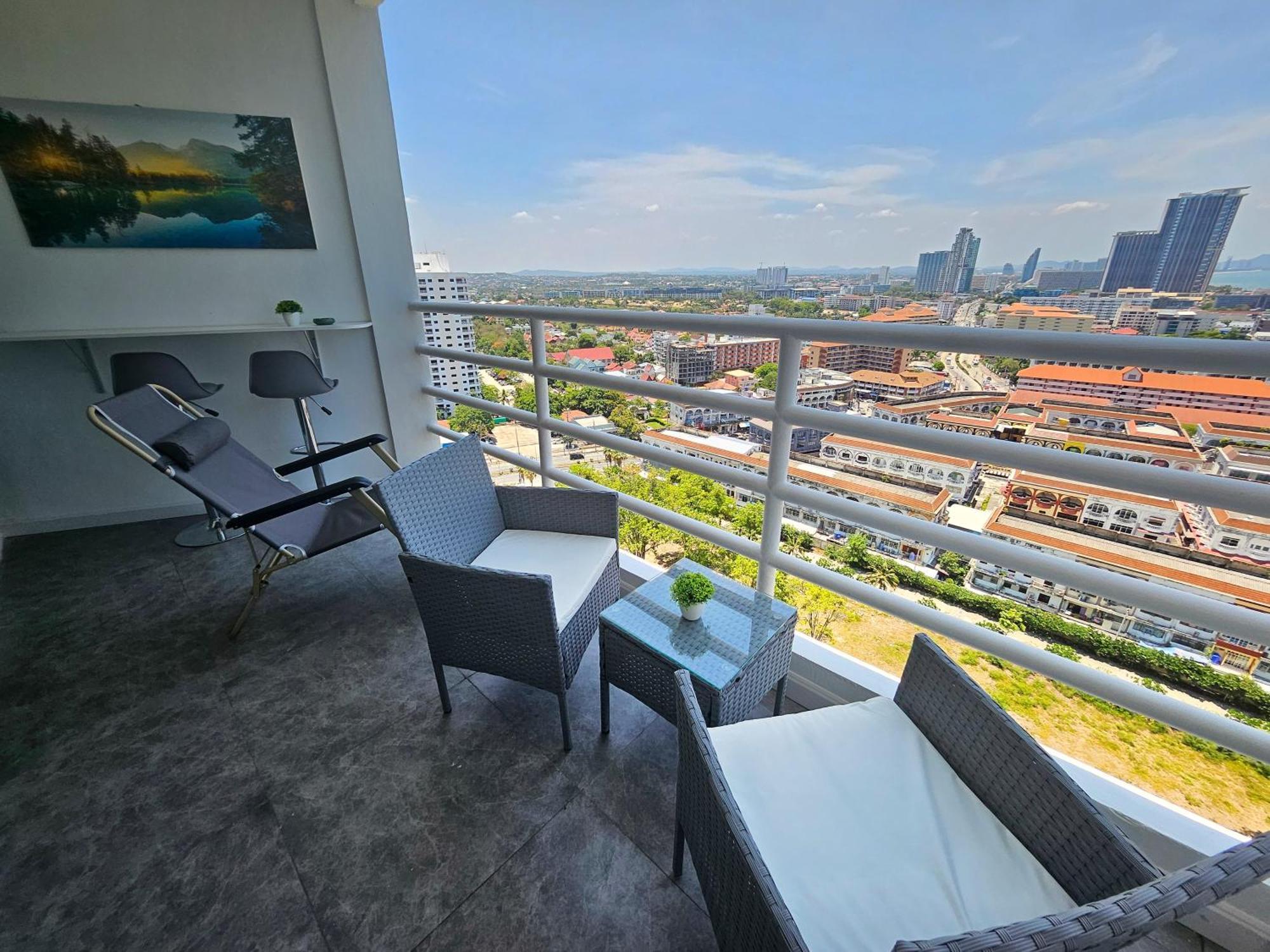 View Talay 5 Jomtien Beachfront Pattaya Dış mekan fotoğraf