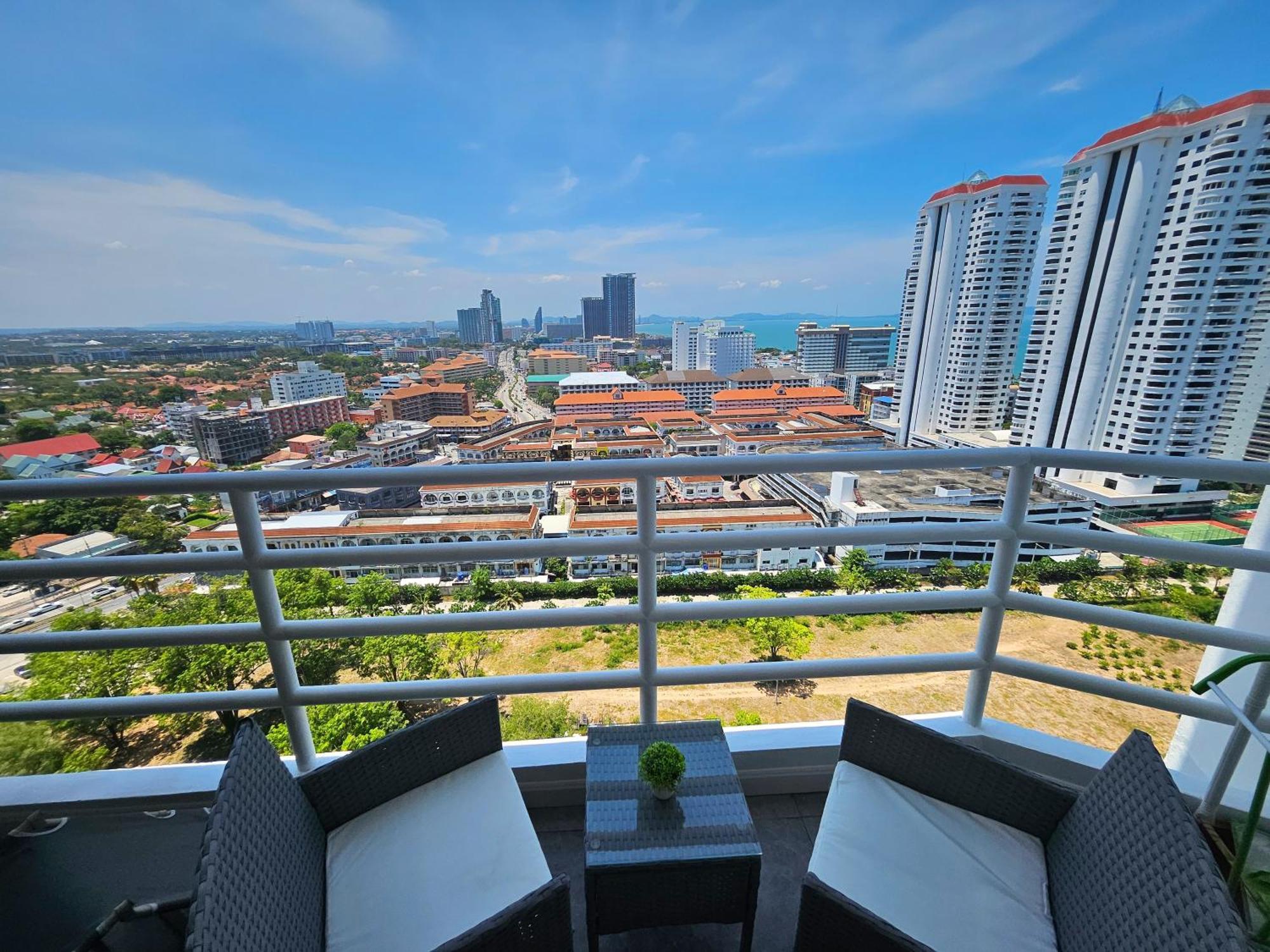 View Talay 5 Jomtien Beachfront Pattaya Dış mekan fotoğraf